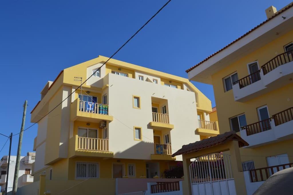 Tres Caravelas Studio Flats Santa Maria Extérieur photo